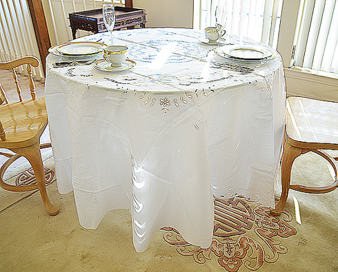 Extra Fancy Embroidery with Cutworks 90" Round Tablecloths - Click Image to Close